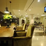 Goldcity Appartement *
