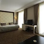 Goldcity Appartement *